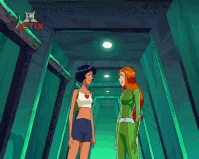 What the hell was up with Totally Spies and its fetish fuel.